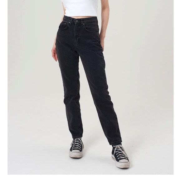 The Ragged Priest Denim - BNWT The Ragged Priest Cougar Mom Jean, Charcoal, Size 28